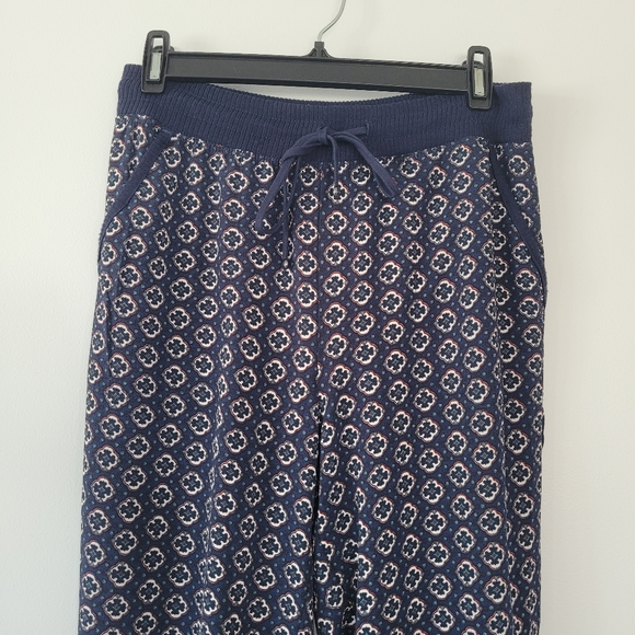 MAX STUDIO Tile Print Pattern Lightweight Blue Joggers - Picture 4 of 15